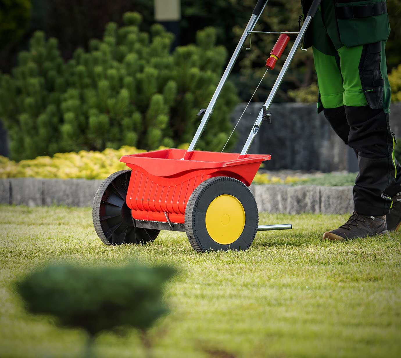 weekly-maint-3 Lawn Treatment Fertilizer Contractor